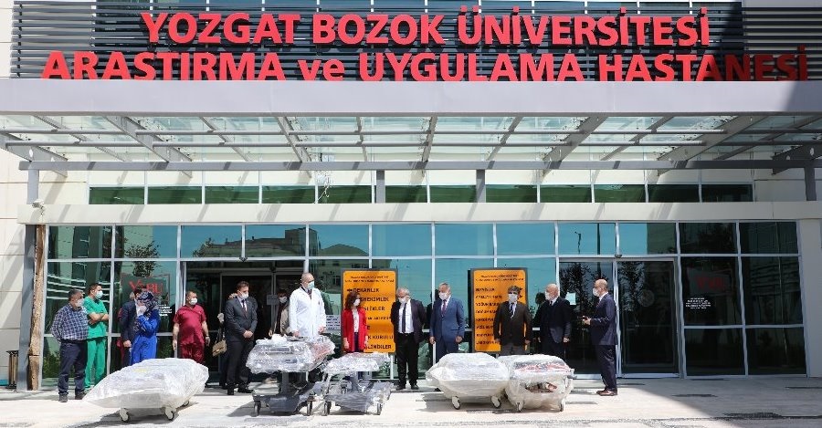 HAYIRSEVER İŞ İNSANI BİLAL ŞAHİN’DEN AMELİYAT SEDYESİ BAĞIŞI