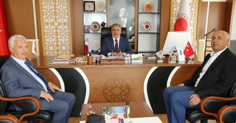 REKTÖRÜMÜZE TEBRİK ZİYARETLERİ DEVAM EDİYOR