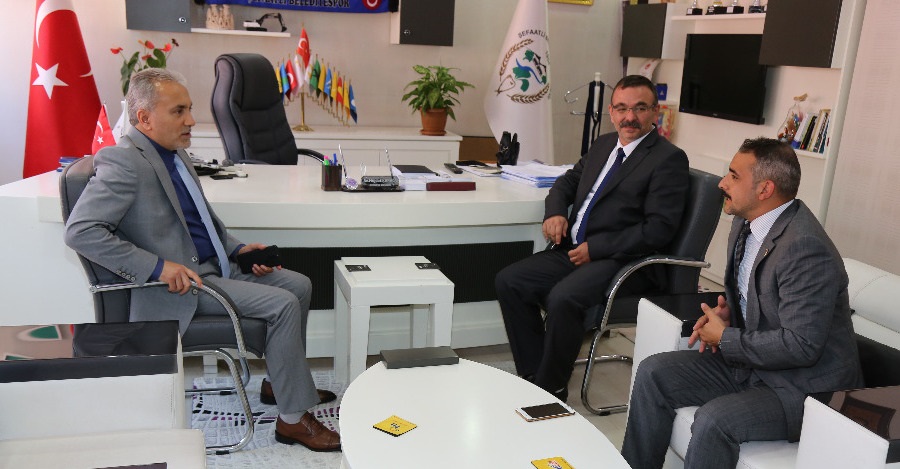 REKTÖR KARADAĞ’DAN ŞEFAATLİ BELEDİYE BAŞKANI KARACA’YA İADE-İ ZİYARET