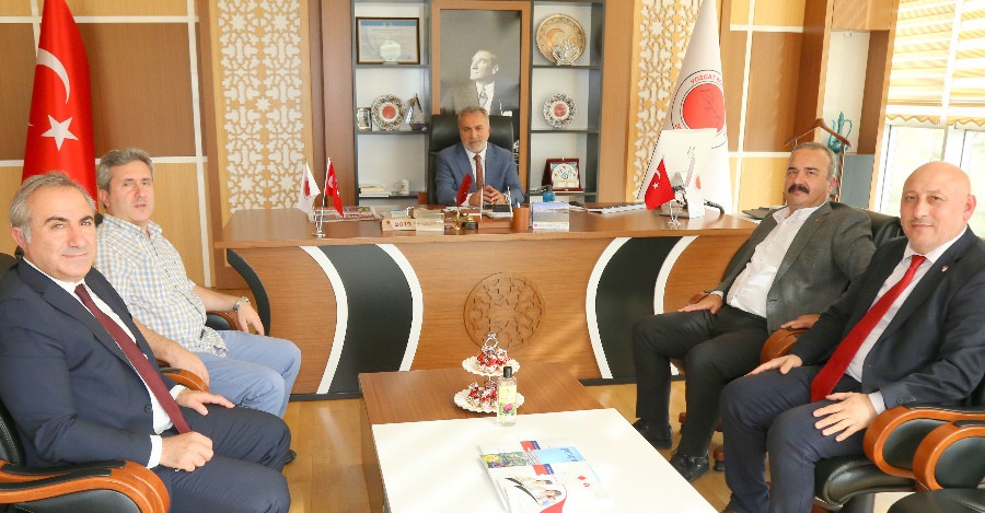 REKTÖRÜMÜZ PROF. DR. AHMET KARADAĞ’A HAYIRLI OLSUN ZİYARETİ
