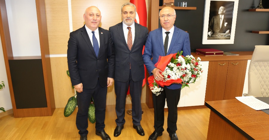 REKTÖR KARADAĞ’DAN DOÇ. DR. MAHMUT KILIÇ’A TEŞEKKÜR