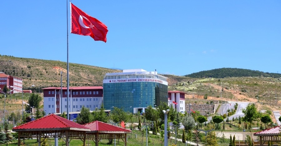 ÜNİVERSİTEMİZ YENİ BÖLÜM VE PROGRAMLARLA GELİŞEREK BÜYÜYOR