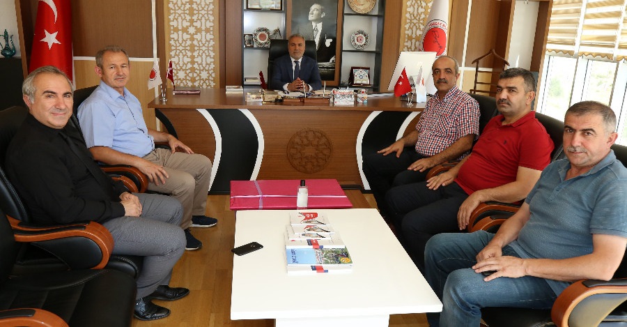 REKTÖRÜMÜZ PROF. DR. AHMET KARADAĞ’A HAYIRLI OLSUN ZİYARETLERİ DEVAM EDİYOR