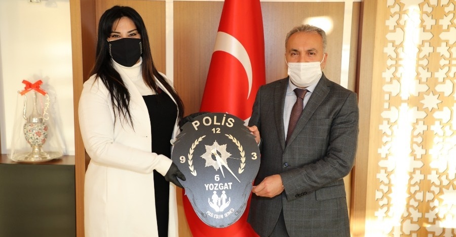 YOZGAT POLİS EŞLERİ DERNEĞİNDEN REKTÖRÜMÜZE ANLAMLI ZİYARET