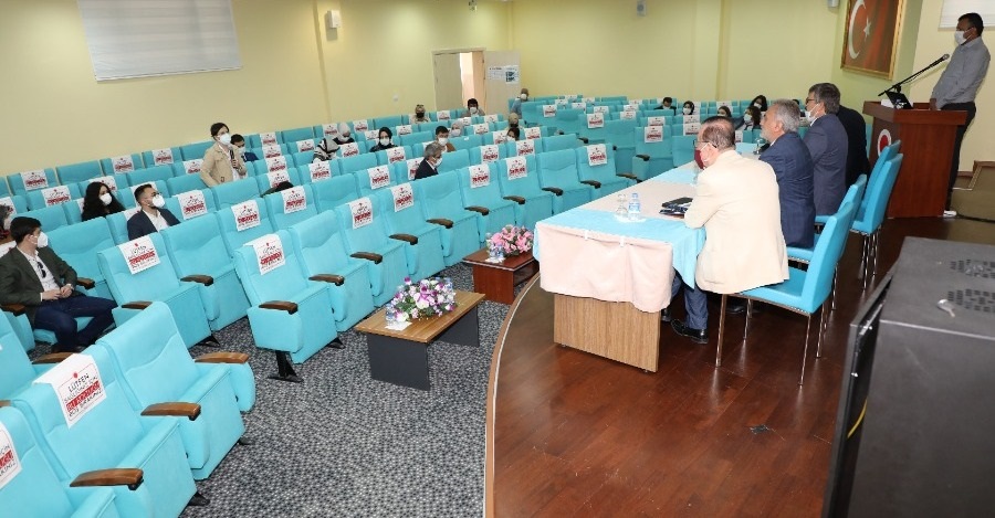 REKTÖRÜMÜZ HUKUK FAKÜLTESİ ARAŞTIRMA GÖREVLİLERİ İLE BİR ARAYA GELDİ